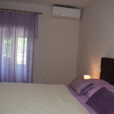 Apartments Sabina I Grapes Malinska Bagian luar foto