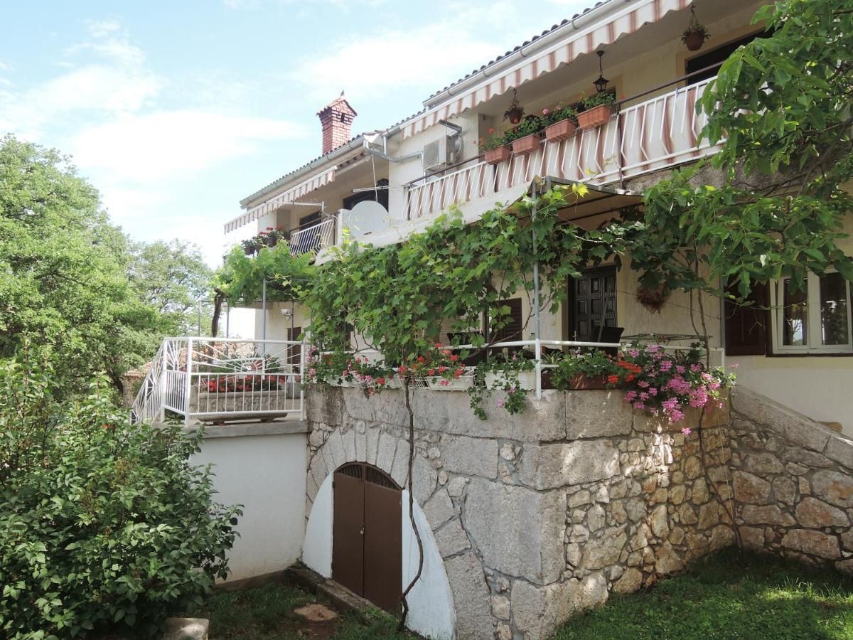 Apartments Sabina I Grapes Malinska Bagian luar foto