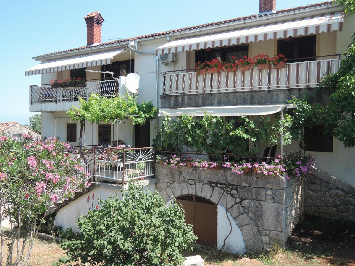 Apartments Sabina I Grapes Malinska Bagian luar foto
