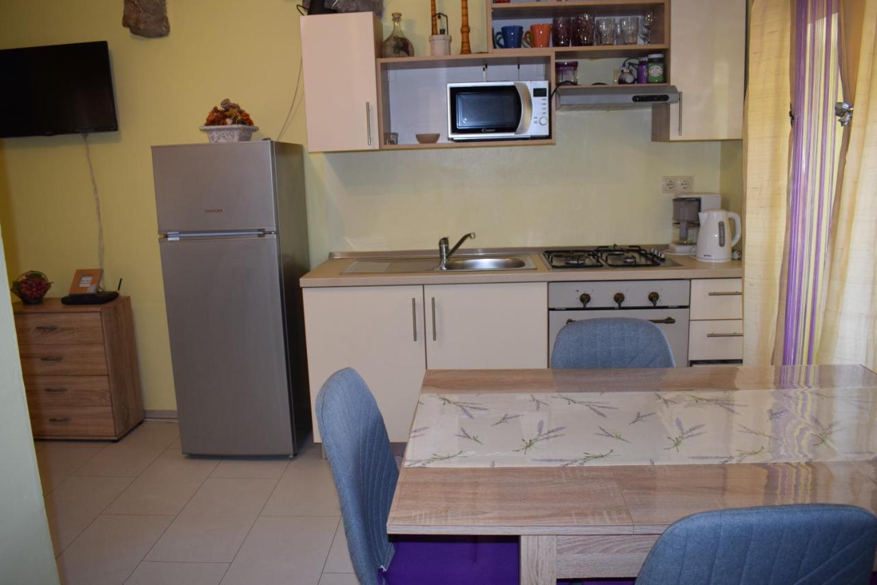 Apartments Sabina I Grapes Malinska Bagian luar foto