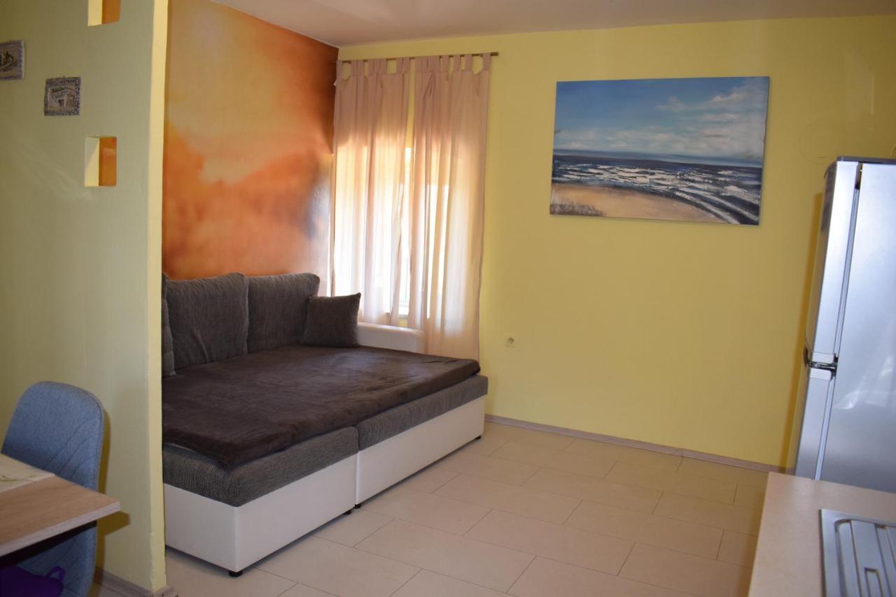 Apartments Sabina I Grapes Malinska Bagian luar foto
