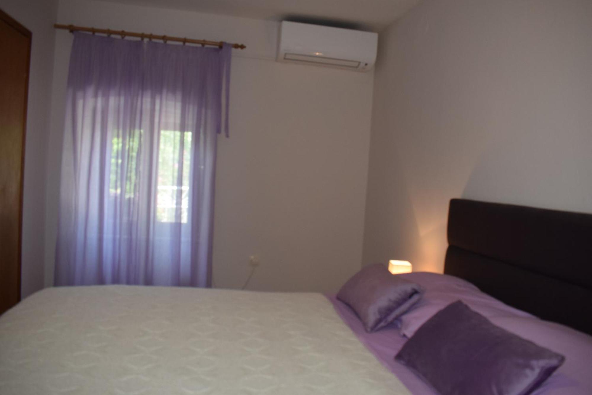 Apartments Sabina I Grapes Malinska Bagian luar foto