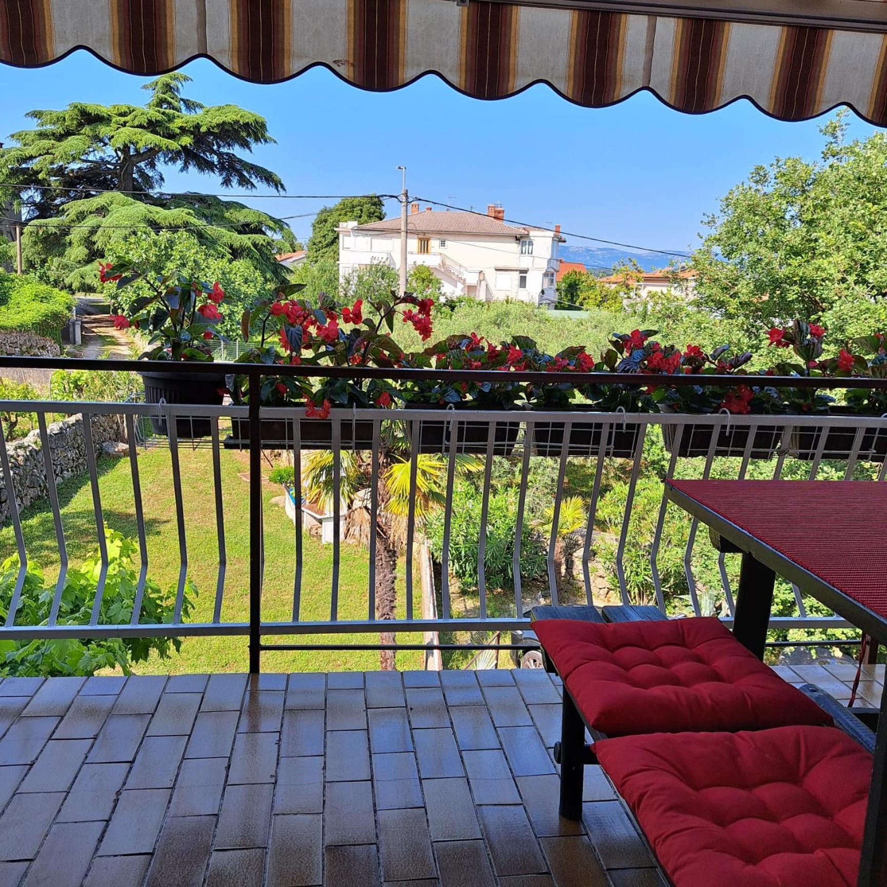 Apartments Sabina I Grapes Malinska Bagian luar foto