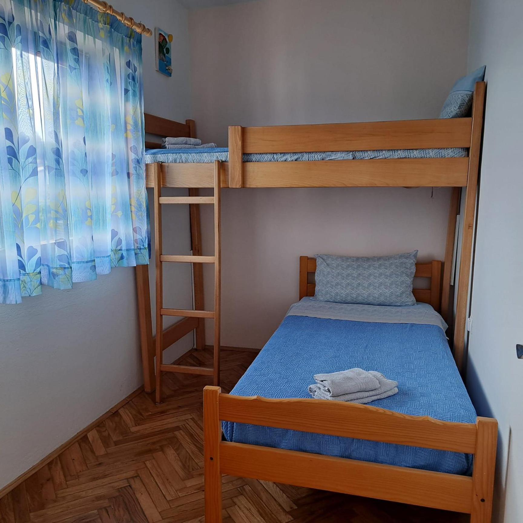 Apartments Sabina I Grapes Malinska Bagian luar foto
